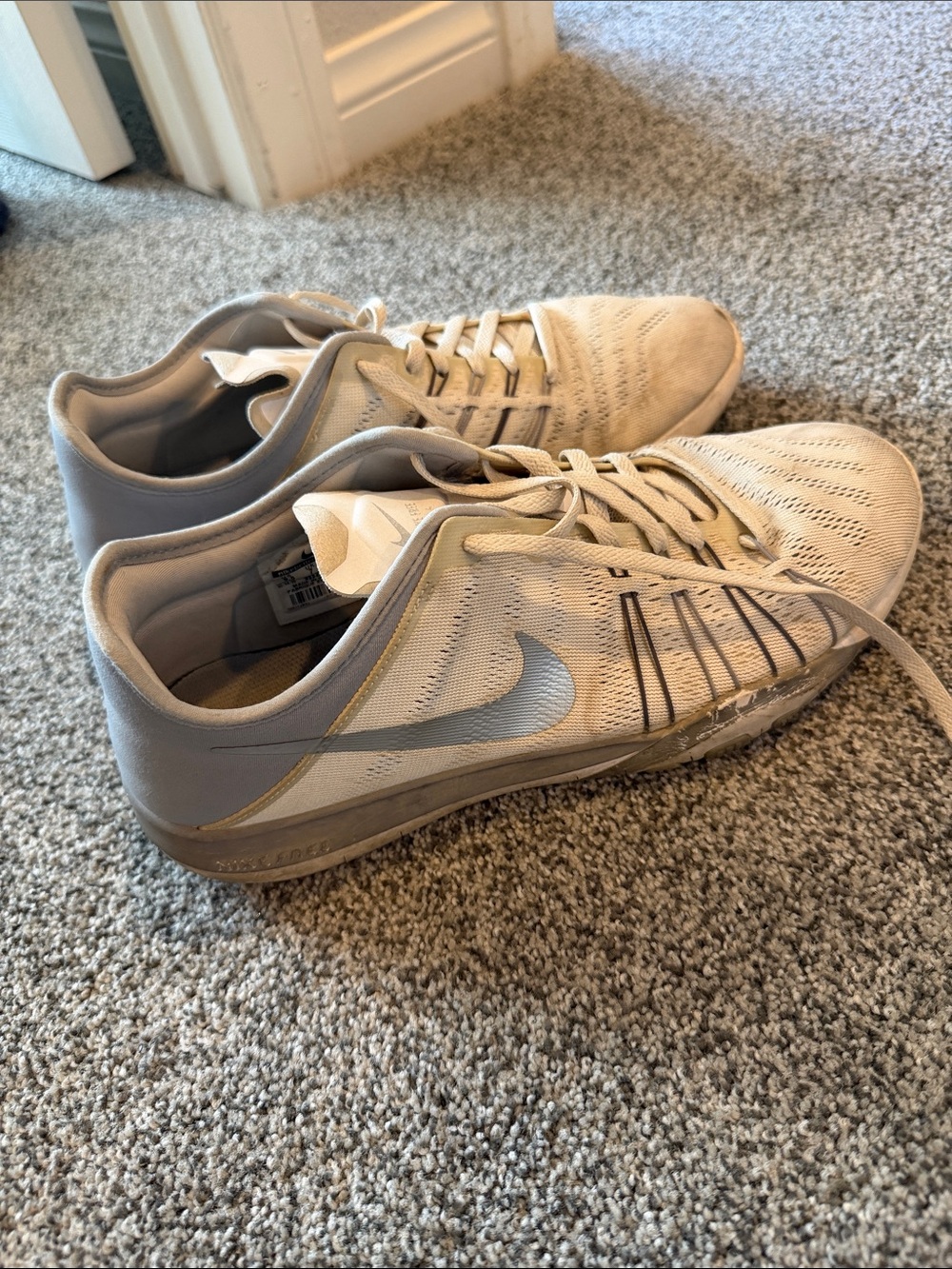 Very used nike Athletic Shoes - Beige and Light Gray